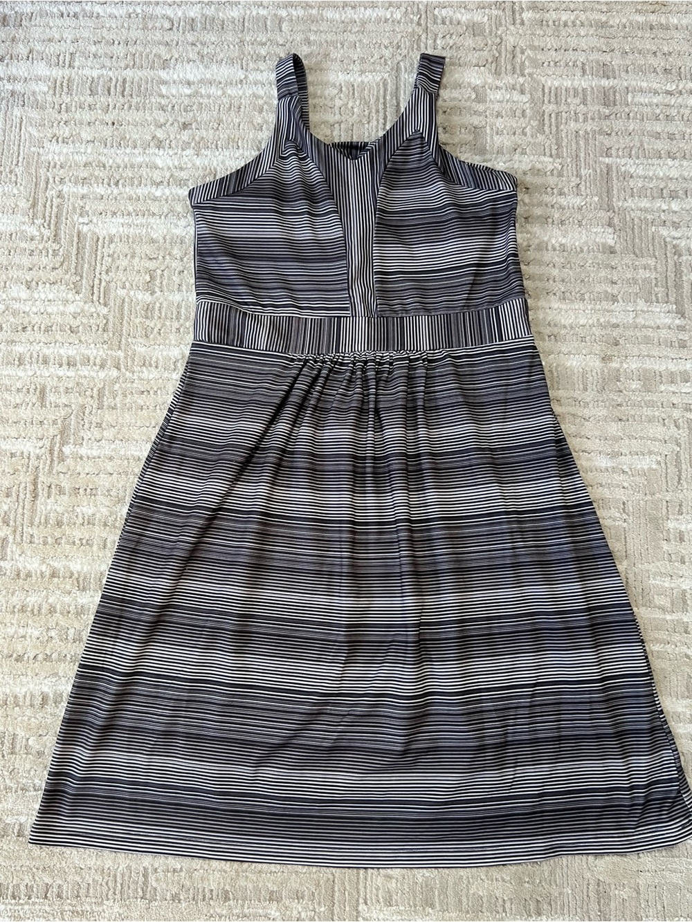 Tehama Gray Striped Empire Waist Inner bra Active/Casual Dress Womens Size M